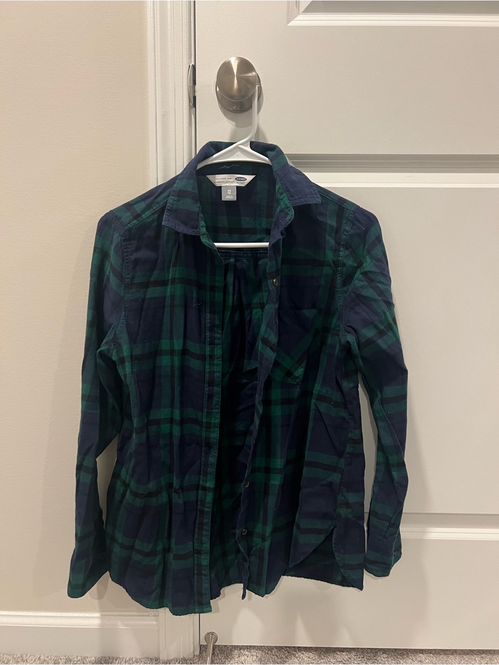 Women’s Green & Navy Plaid Button-Up Shirt